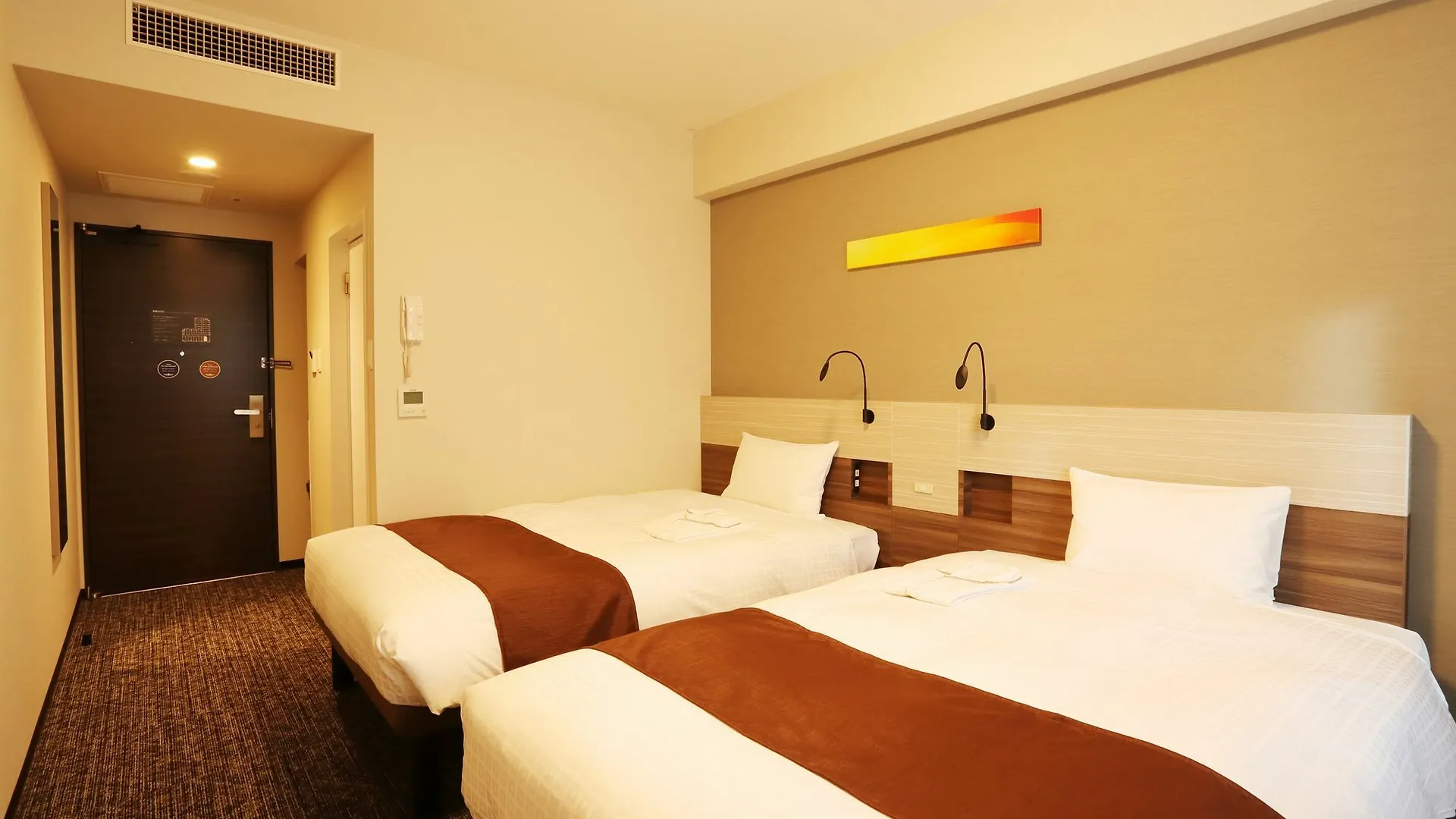 Smile Hotel Premium Osaka Hommachi 3*,